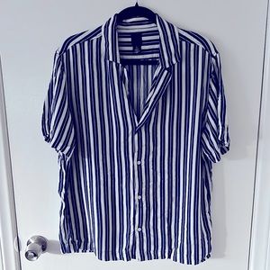 Casual short-sleeve button down